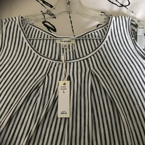 Cold Shoulder Top - Picture 3 of 7